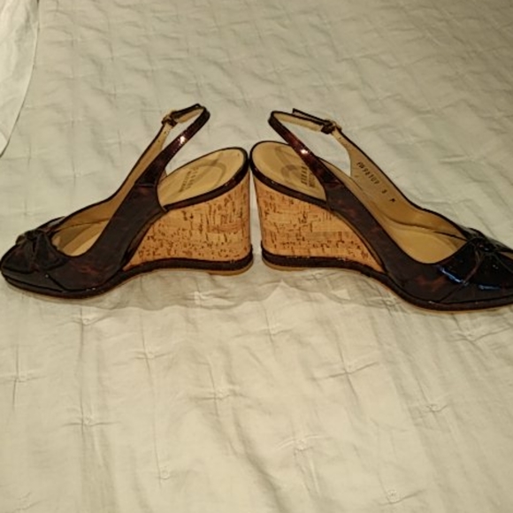 Wedge - Picture 2 of 3